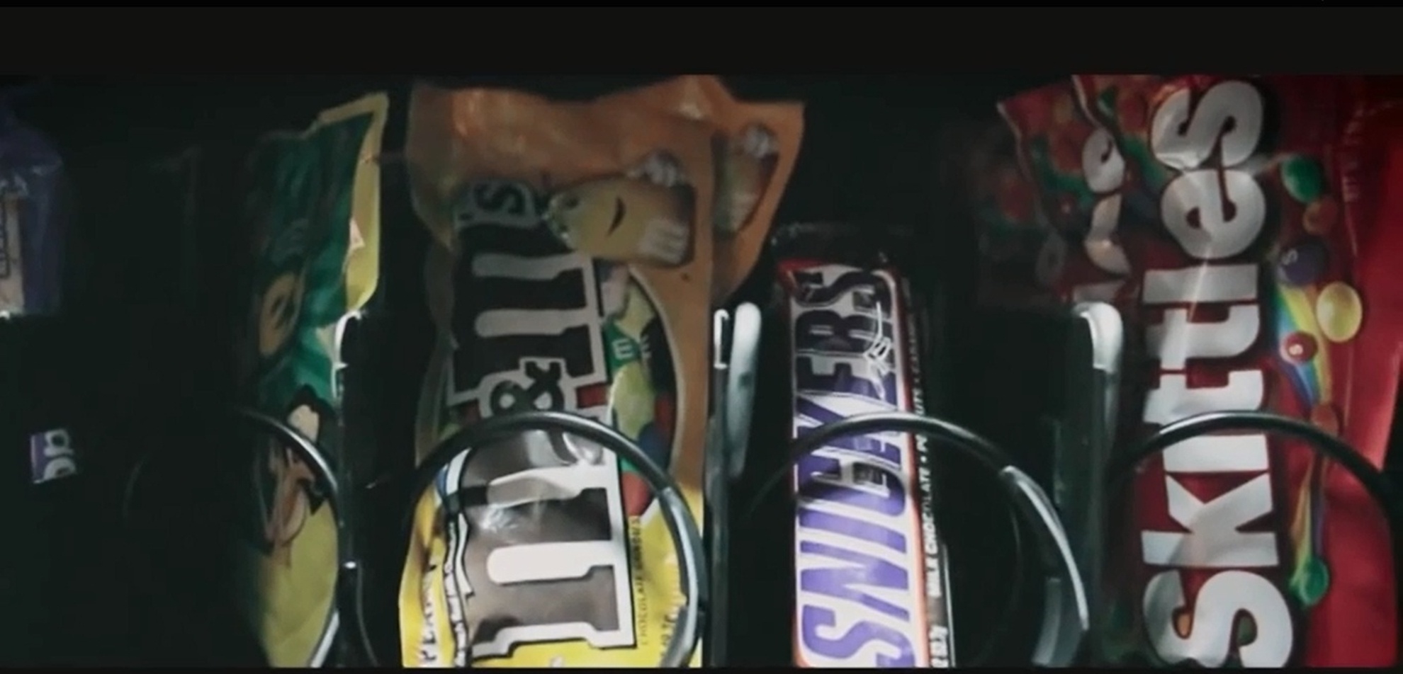 May ban keo tu dong tang kem danh rang Colgate mien phi hinh anh