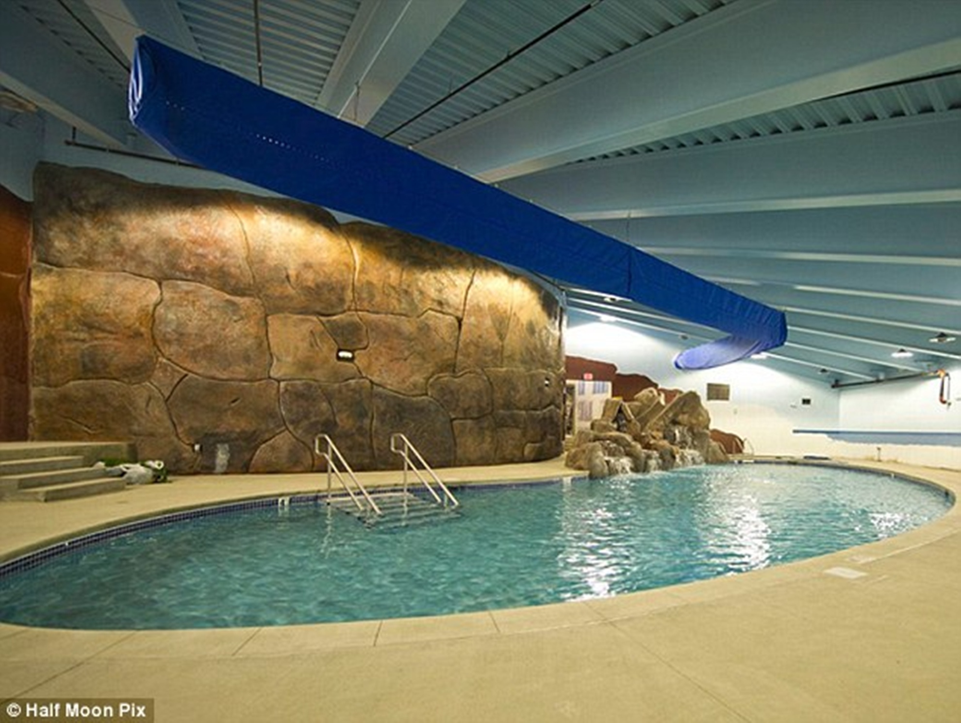 Co gi trong can ho xa xi tai ham ten lua tranh ngay tan the? hinh anh