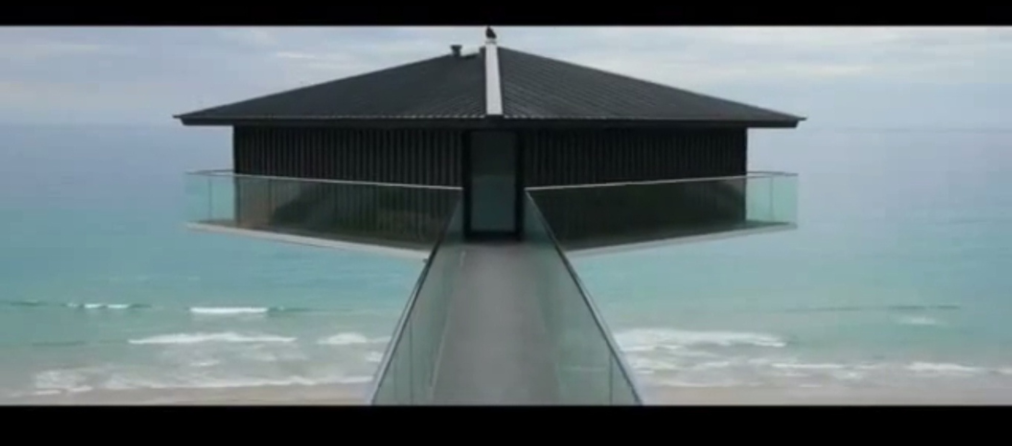 Can nha nhu mo cheo leo ben bo bien Australia hinh anh