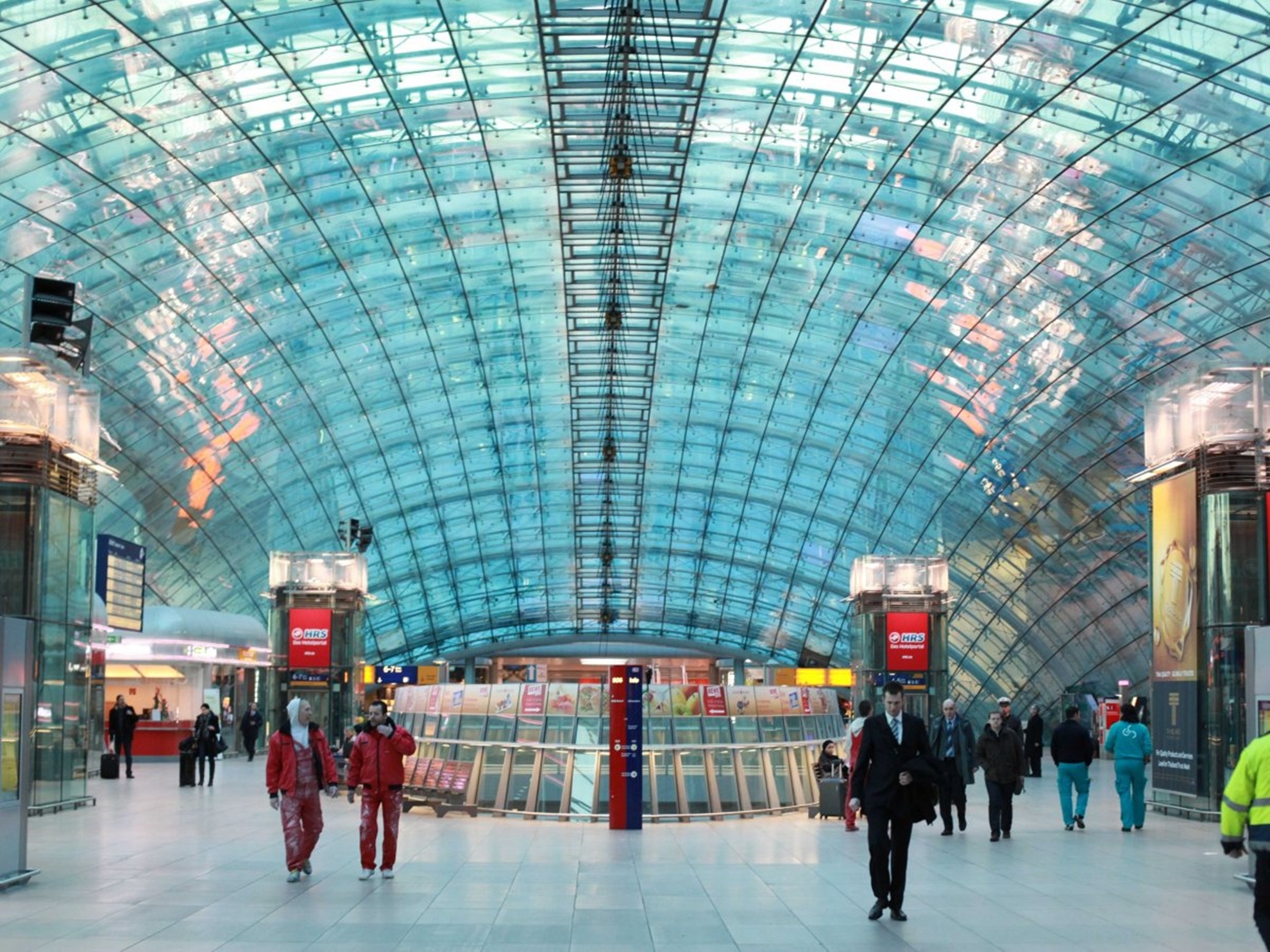 10 san bay tot nhat chau Au hinh anh