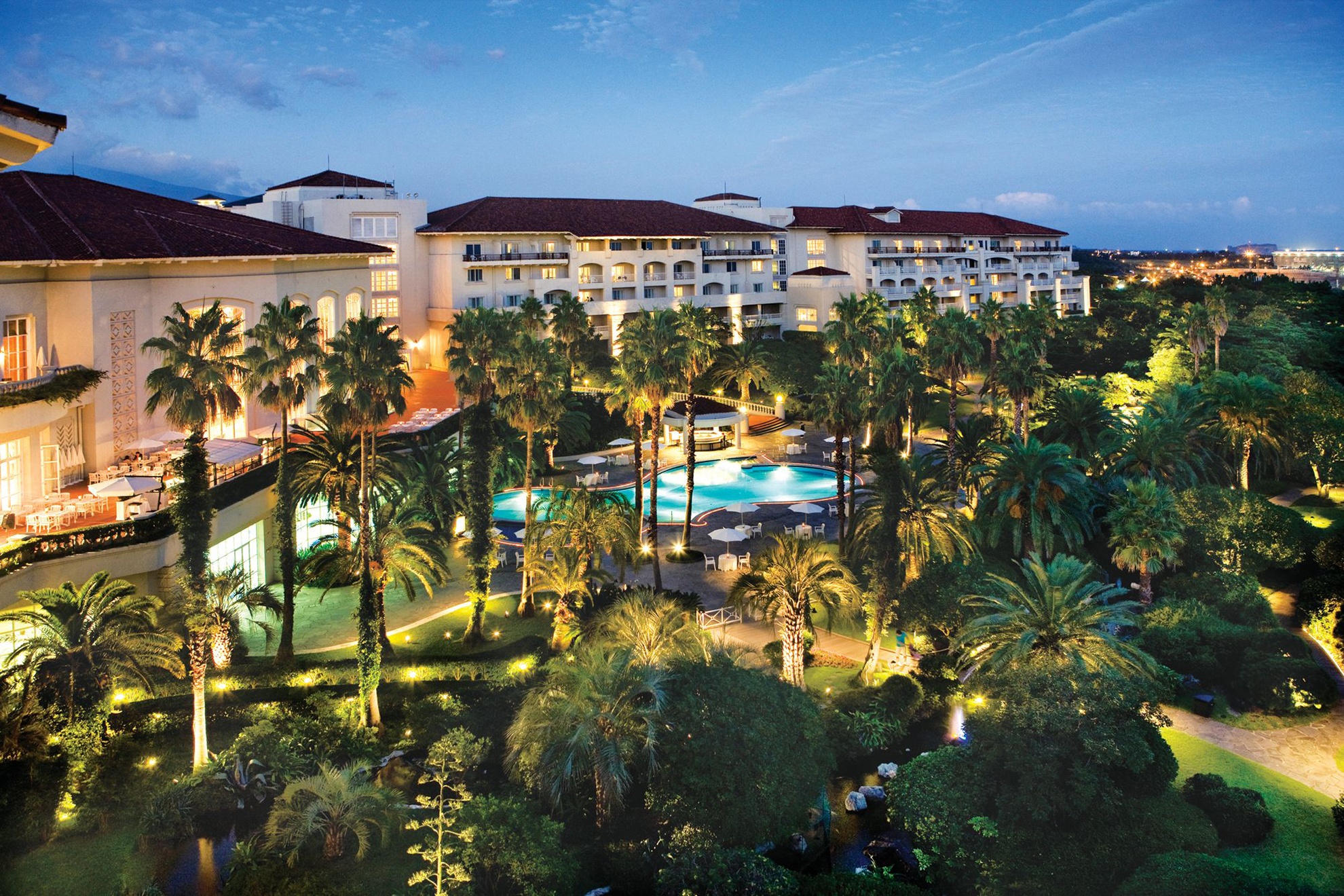 Chuoi khach san xa xi cua con gai ong chu Samsung hinh anh