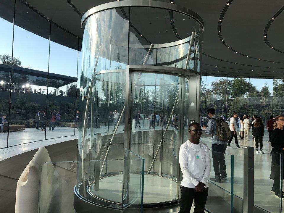 ly do Ive o lai voi apple 27 nam anh 19