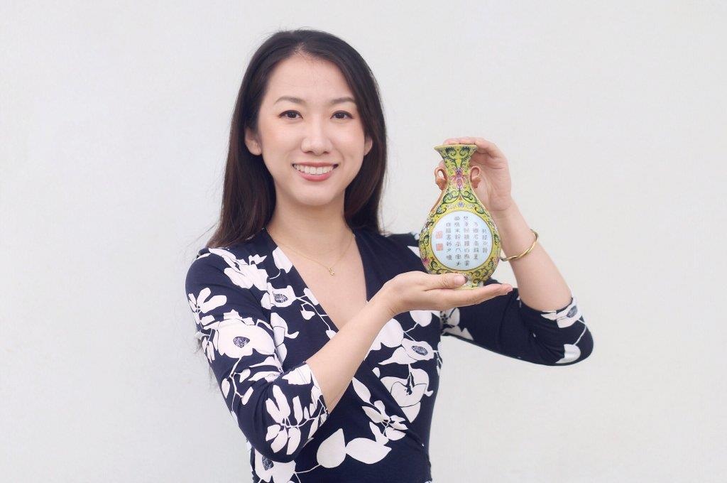 Bình hoa 1 USD có giá trị 100.000 USD ảnh 1 Binh hoa 1 USD co gia tri 100.000 USD anh 1