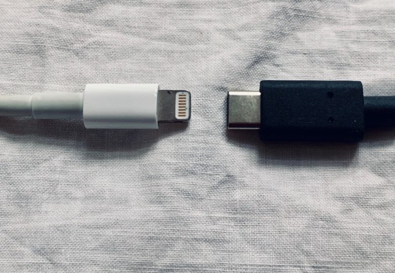 Vi sao Apple kien quyet giu lai cong ket noi Lightning? hinh anh