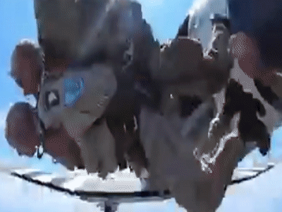 Cuu chien binh 100 tuoi nhay du tu may bay vao ngay sinh nhat hinh anh