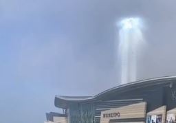 Cot sang khong lo tren bau troi Trung Quoc hinh anh