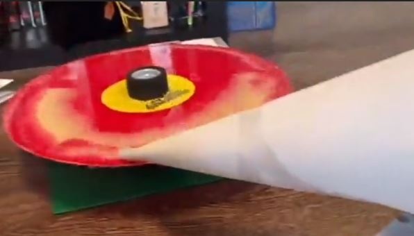 Me va con trai o My lam may ghi am hoat dong tu Lego hinh anh