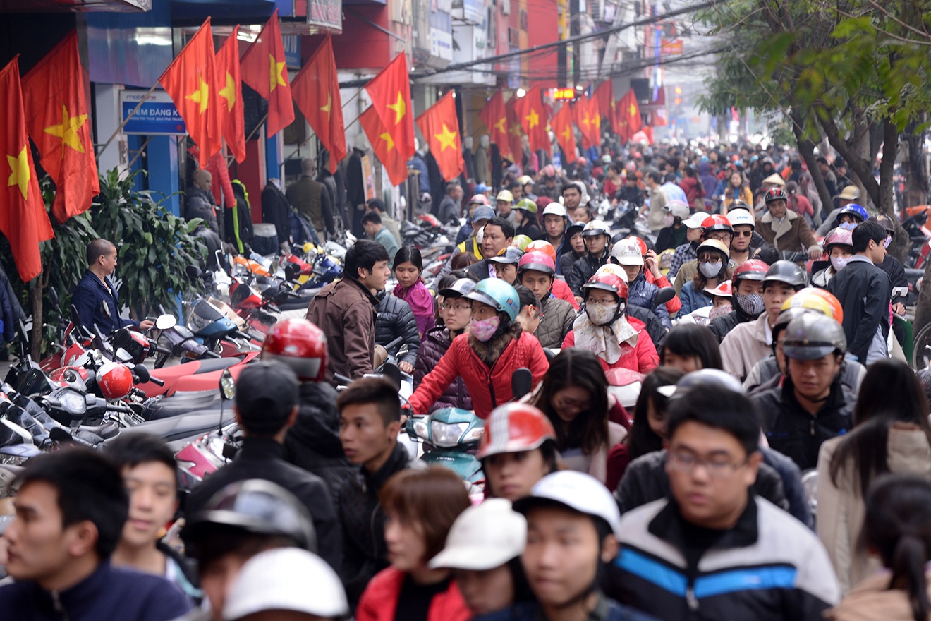 Tac nghen pho thoi trang sieu giam gia ngay sat Tet hinh anh