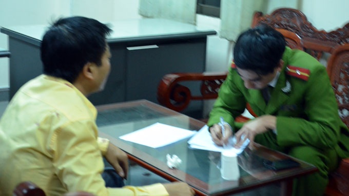 Tai xe xe Hoang Long bi danh dap, di sung de doa hinh anh