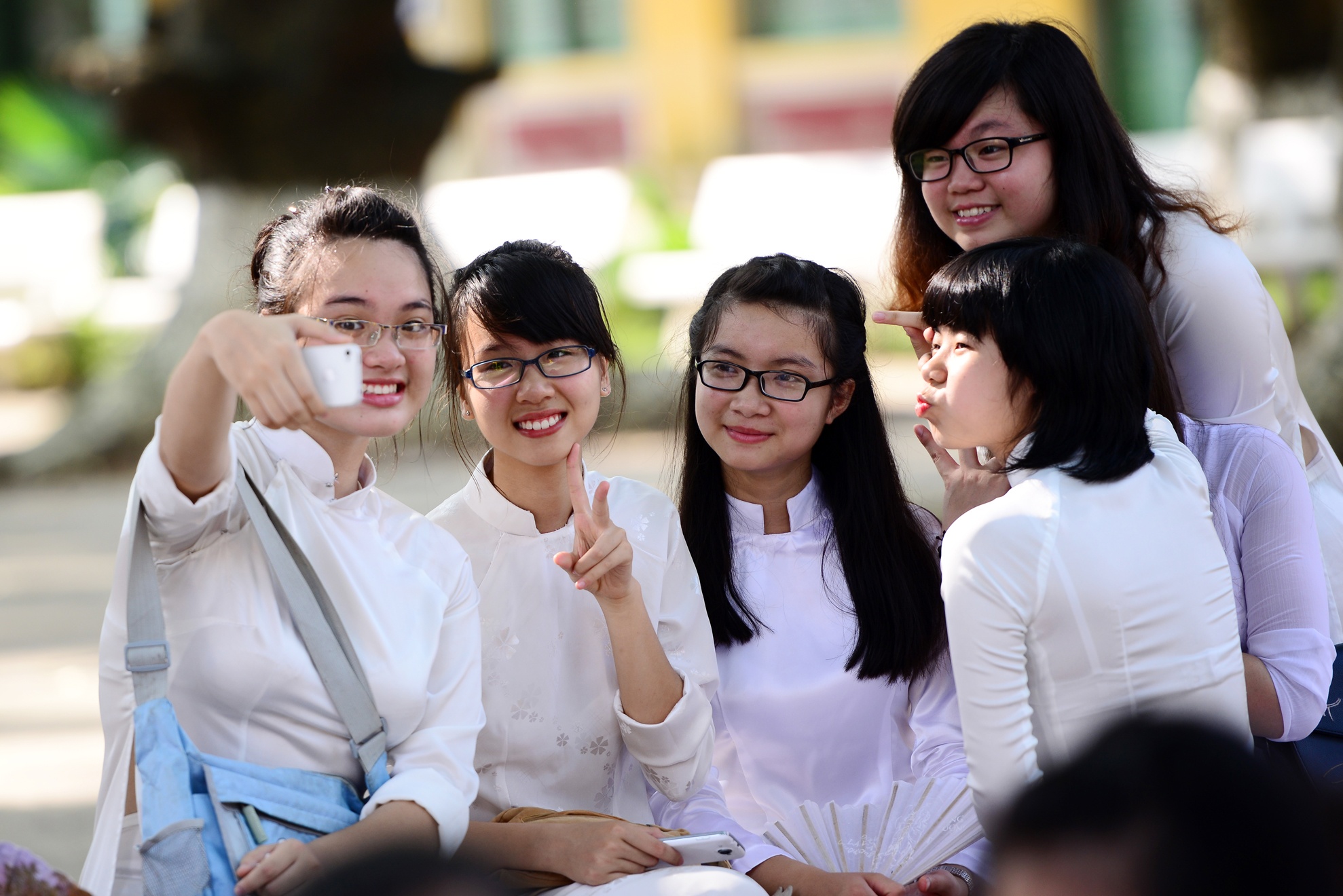 Vẻ đẹp của nữ sinh ở ngôi trường hơn 100 tuổi.