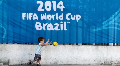 Bong da len loi khap ngo ngach o Brazil hinh anh