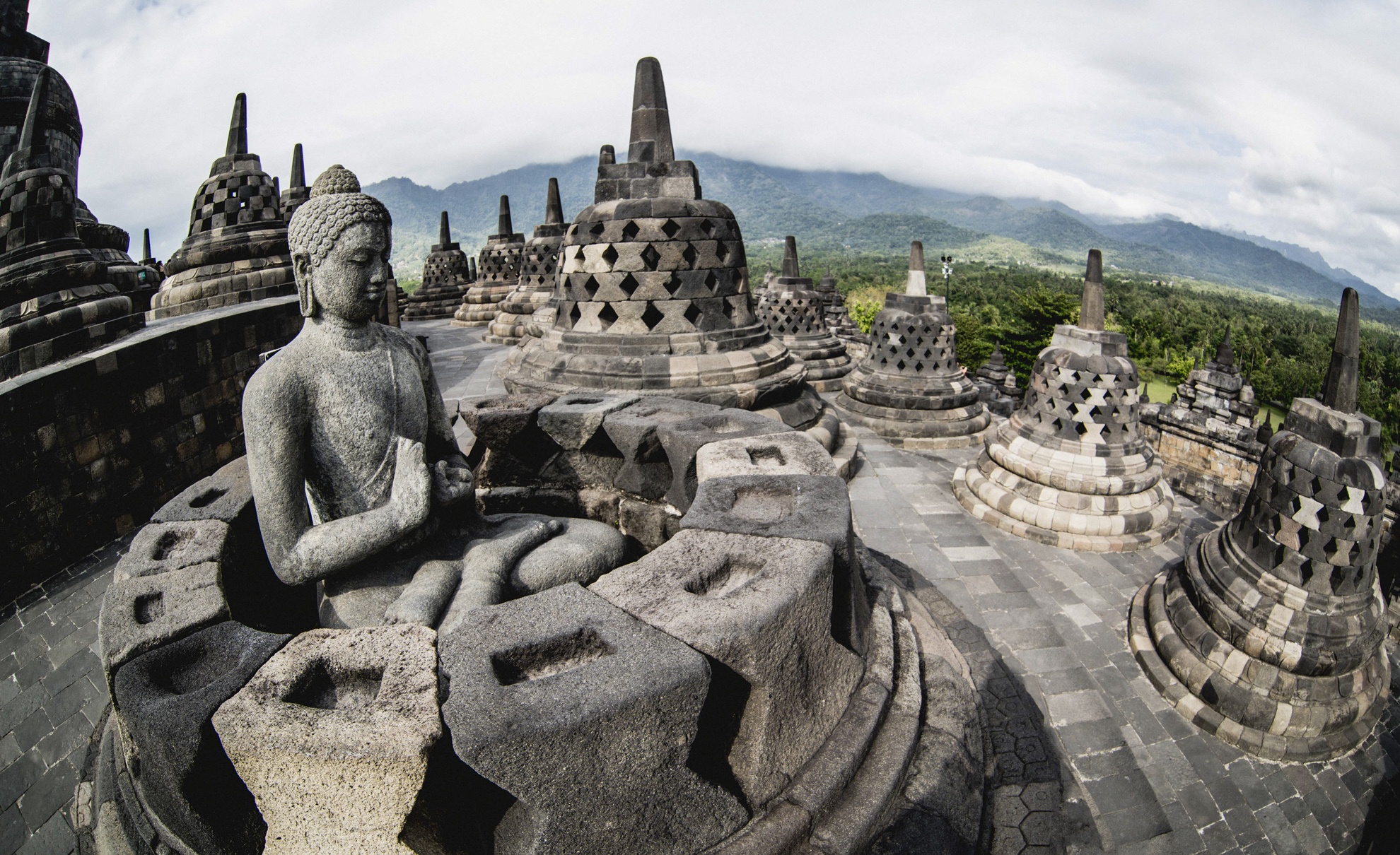 Den tho Phat giao lon nhat the gioi tai dat nuoc van dao hinh anh