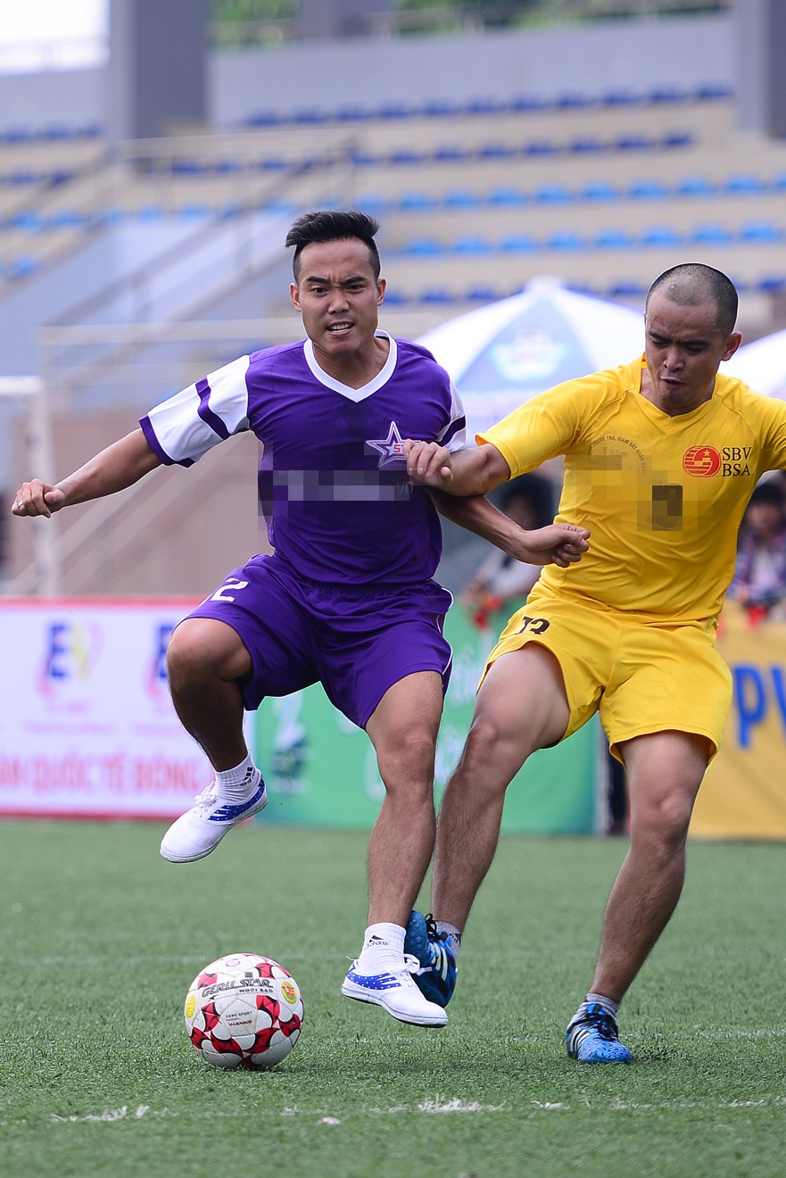 Đây là trận đấu mà các cầu thủ PVcomBank đá ép sân đội Ngôi sao, tạo ra được nhiều cơ hội dứt điểm hơn tuy nhiên đã để thua một cách đáng tiếc. Ban huấn luyện và các cầu thủ rất bức xúc và cho rằng trong suốt trận đấu trọng tài đã thiên vị đội Ngôi sao và có thể kết quả trận đấu đã đổi khác.