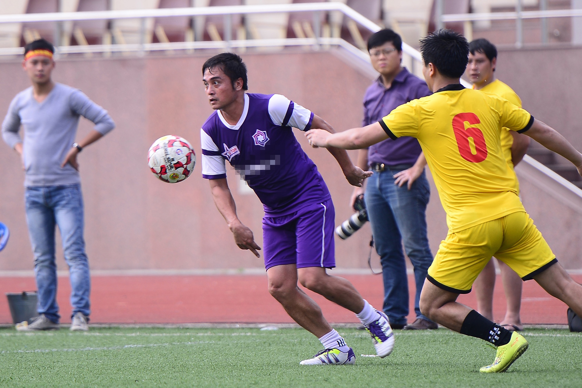 Cựu hậu vệ trái Thể Công một thời Nguỹên Đức Thắng vừa là đội trưởng vừa đảm nhận vai trò dẫn dắt lối chơi của toàn đội.