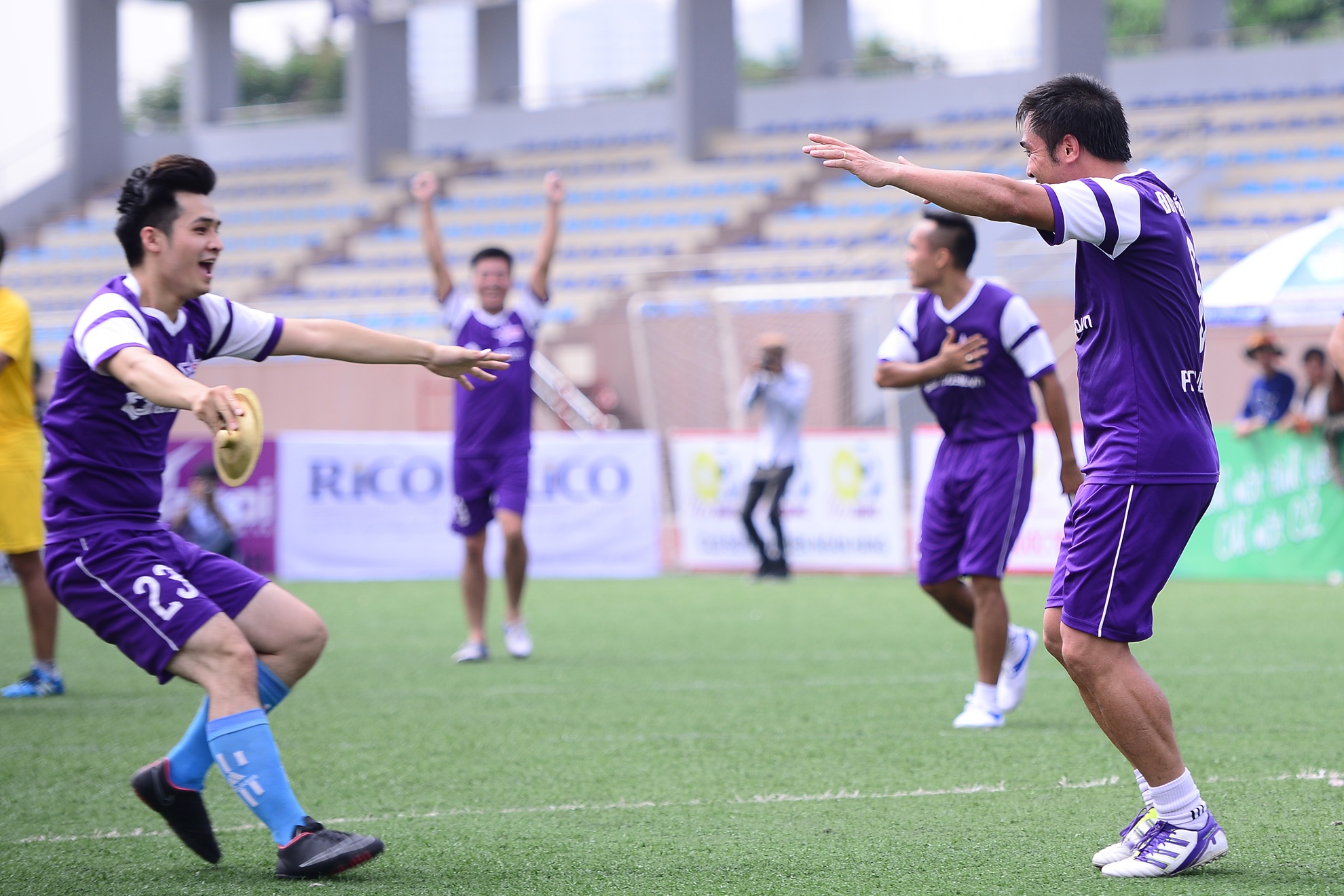 Đội tuyển thế hệ Vàng bóng đá Việt Nam tiếp tục tiến vào trận đấu chung kết của giải Cup Hồ Gươm vào ngày 2/11 tới đây sau trận thắng 2-0 nhọc nhằn và vất vả.