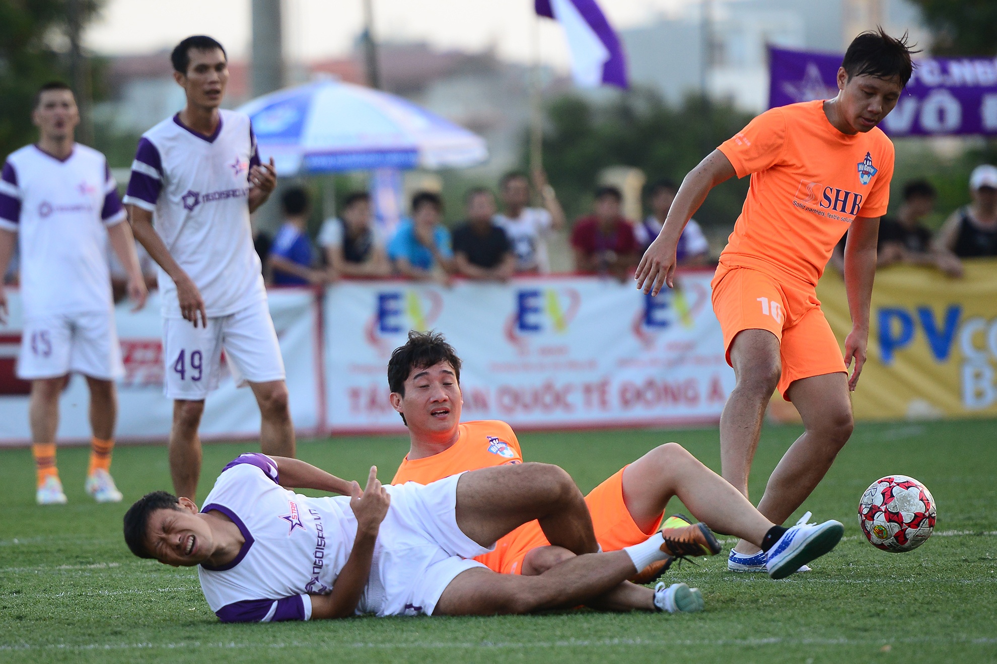 Phan luoi nha, the he Vang bong da VN guc nga o chung ket hinh anh