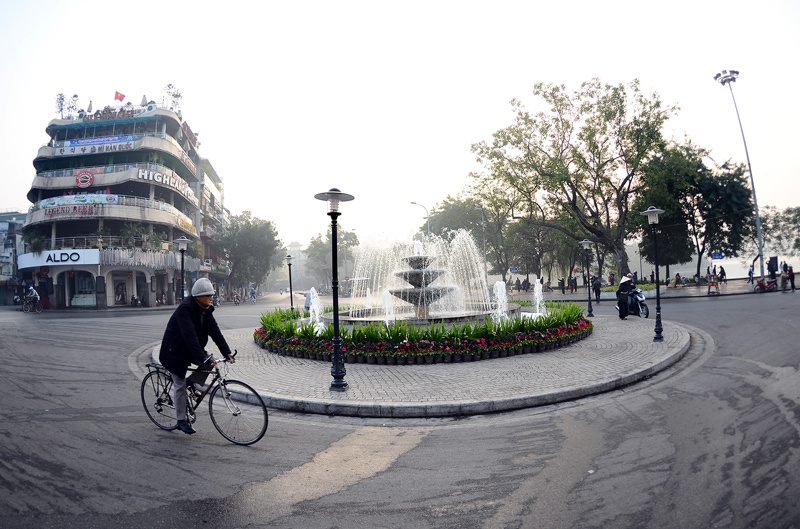 Ha Noi don binh minh 2015 trong canh vang ve la lam hinh anh