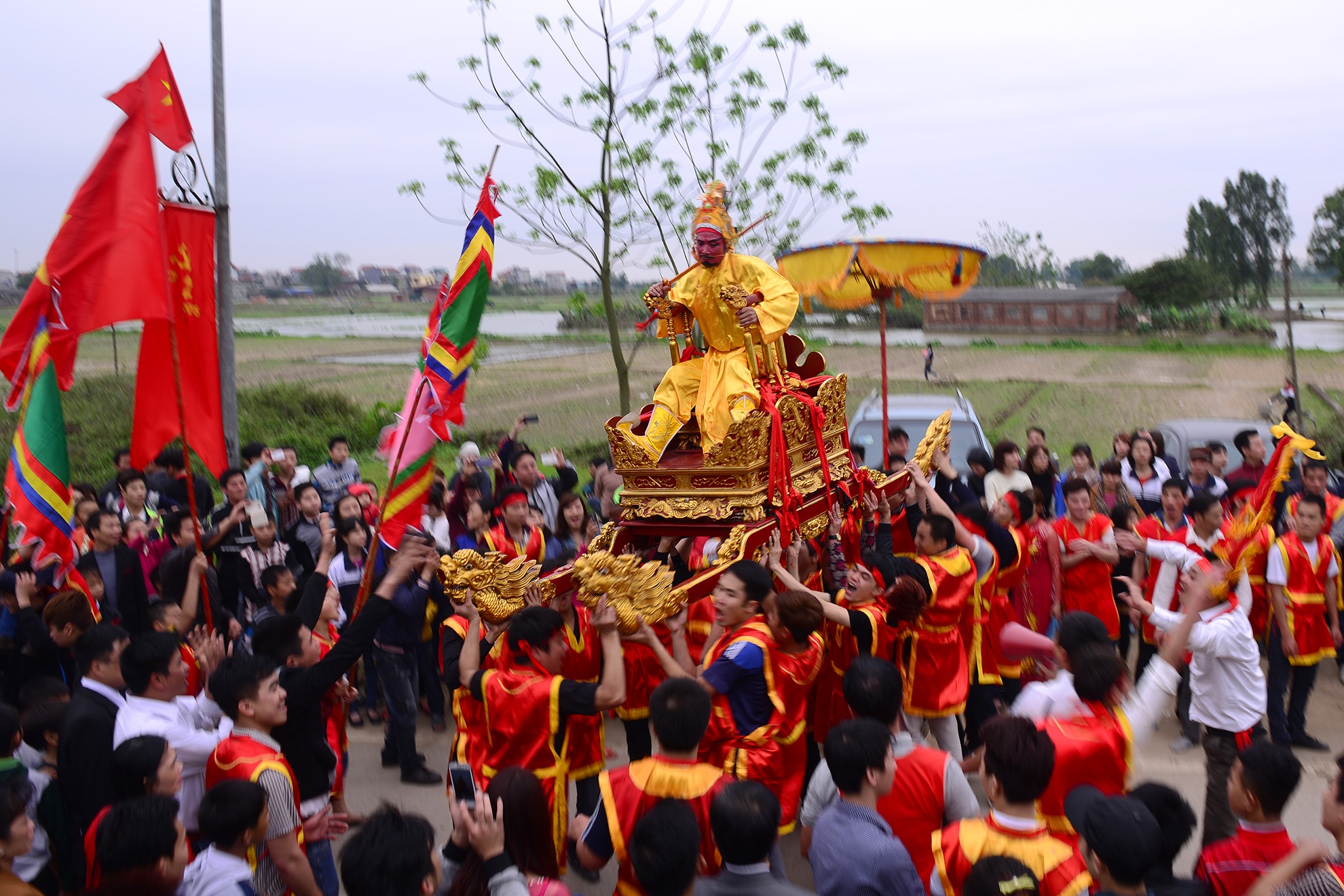 Hang nghin nguoi ruoc kieu, tung ho 'Vua Chua' hinh anh