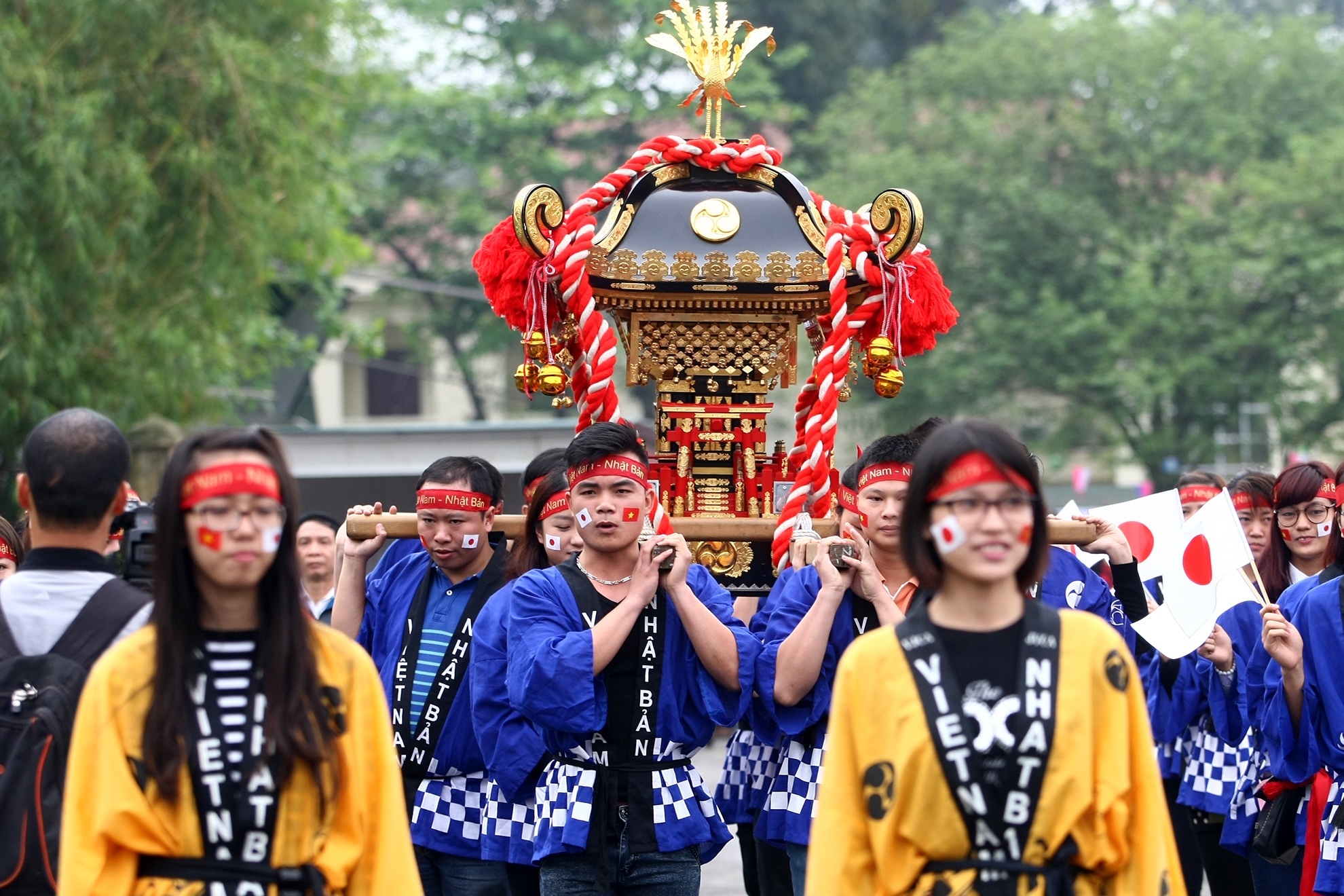 Le ruoc kieu Nhat Ban soi dong Hoang thanh Thang Long hinh anh