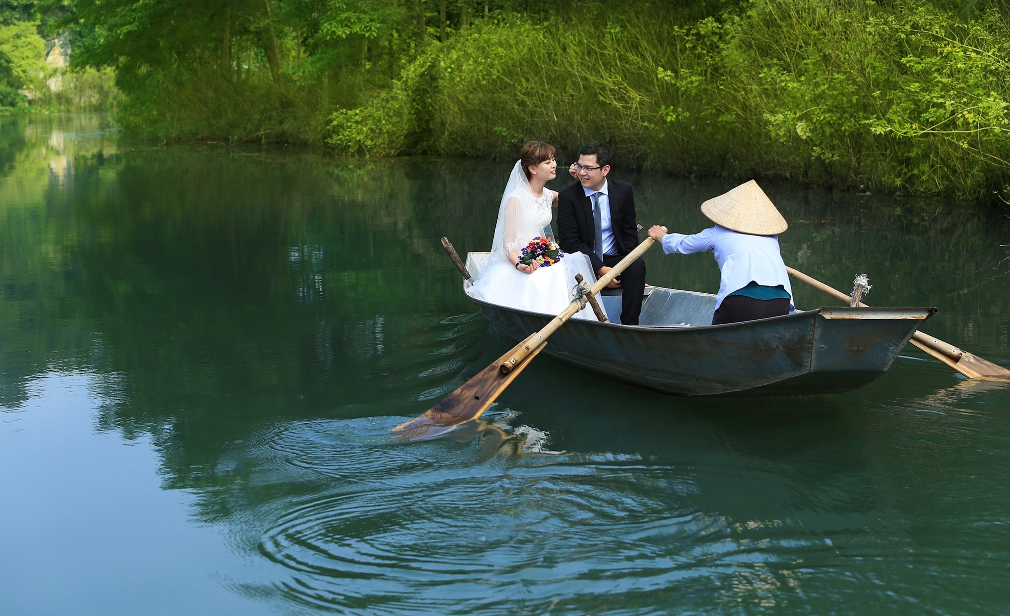 Hinh anh song ho trong xanh, an lanh o Ha Noi hinh anh