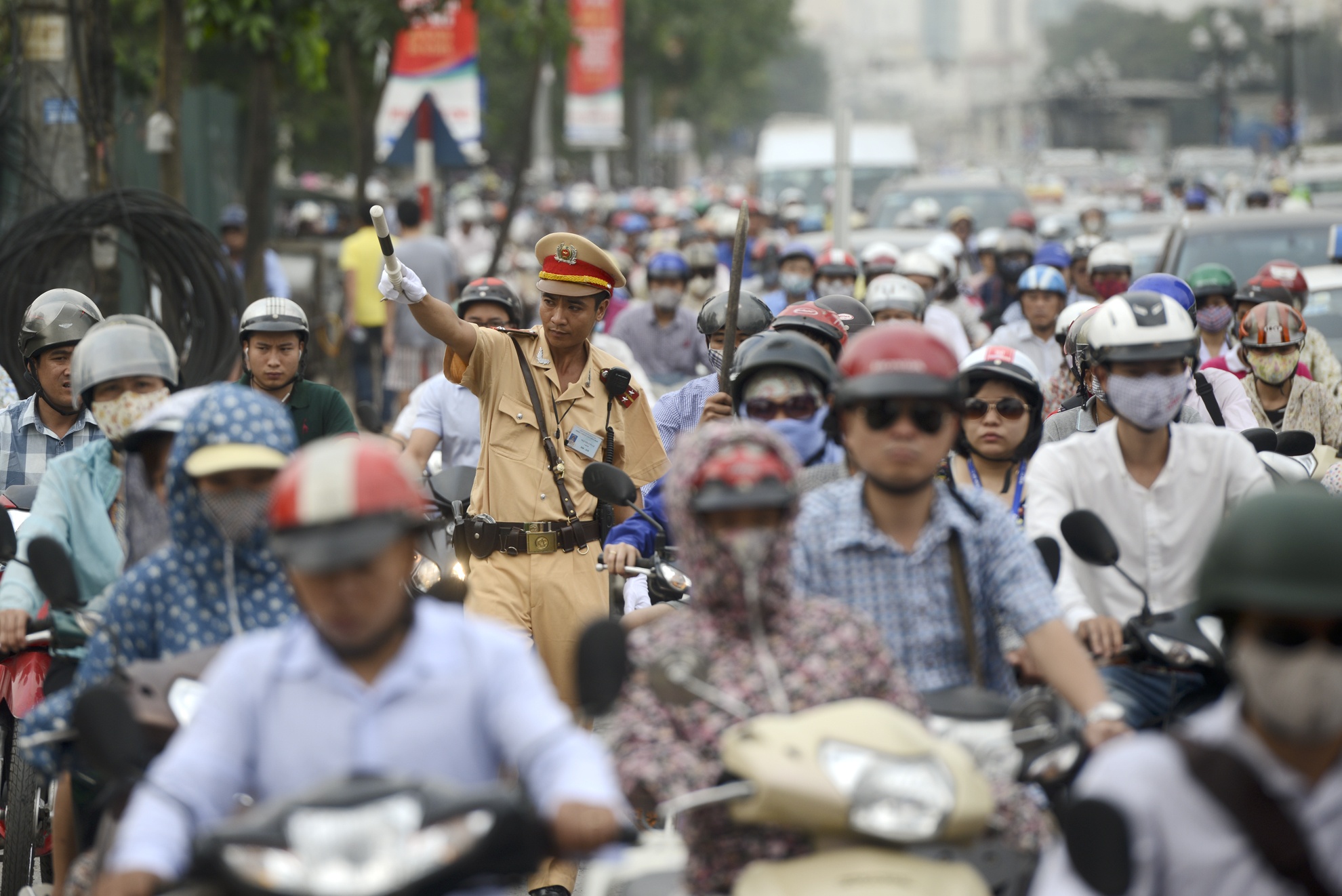 Ha Noi, Sai Gon ket cung ngay dau di lam sau ky nghi le hinh anh
