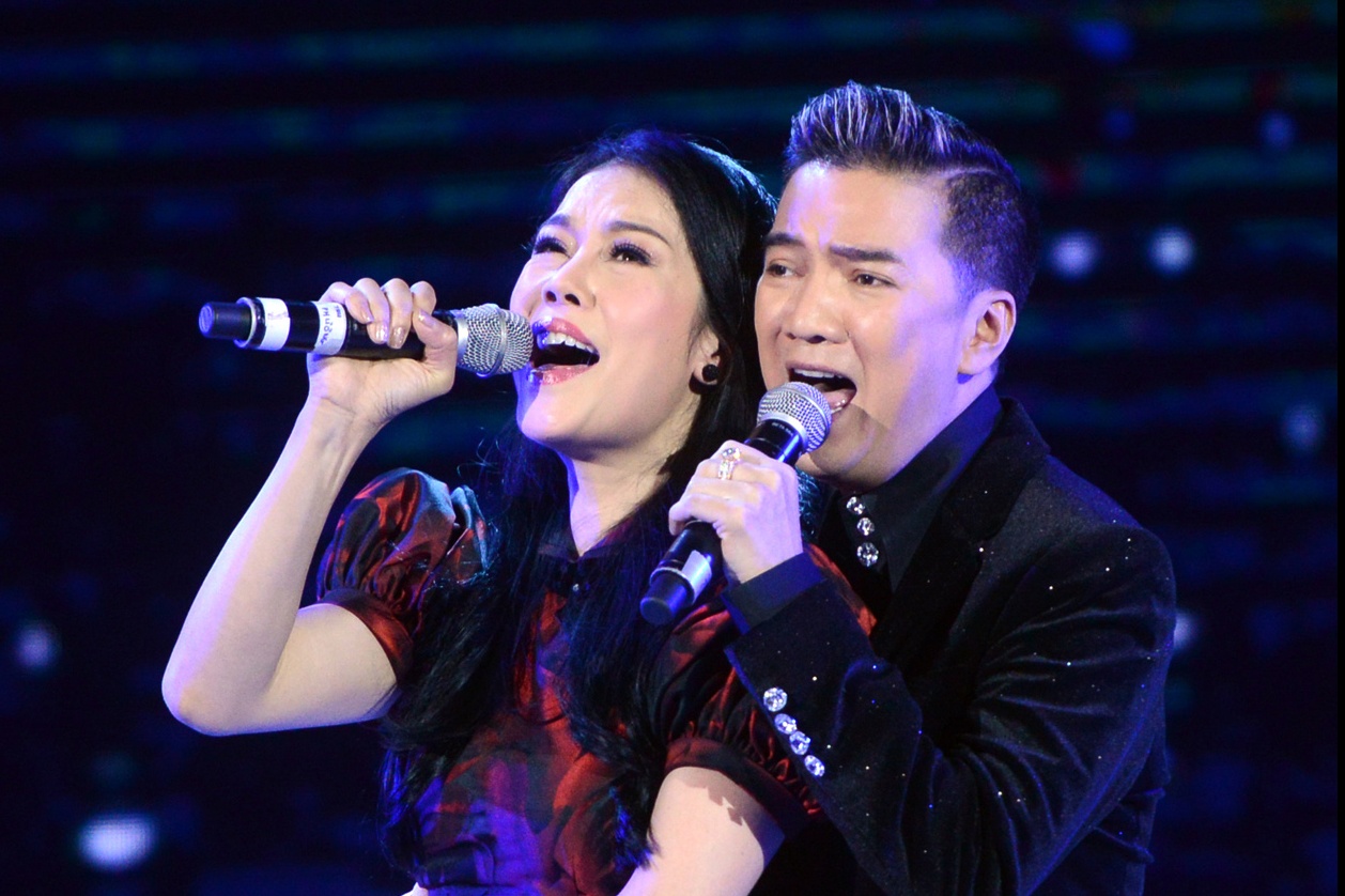 Thu Phuong song ca an y voi Dam Vinh Hung o Thu do hinh anh