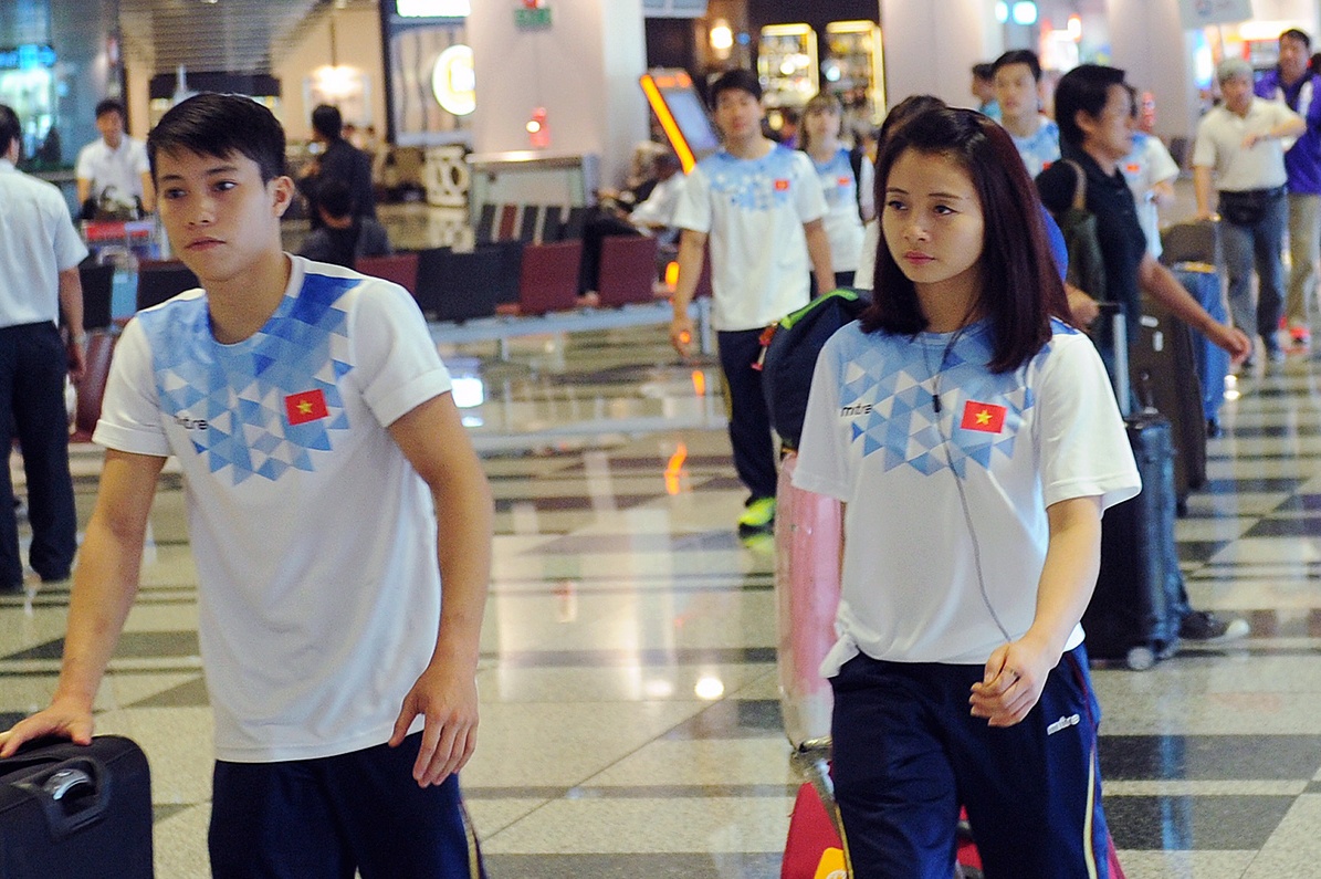 Doan The thao VN do bo Singapore, san sang cho SEA Games 28 hinh anh