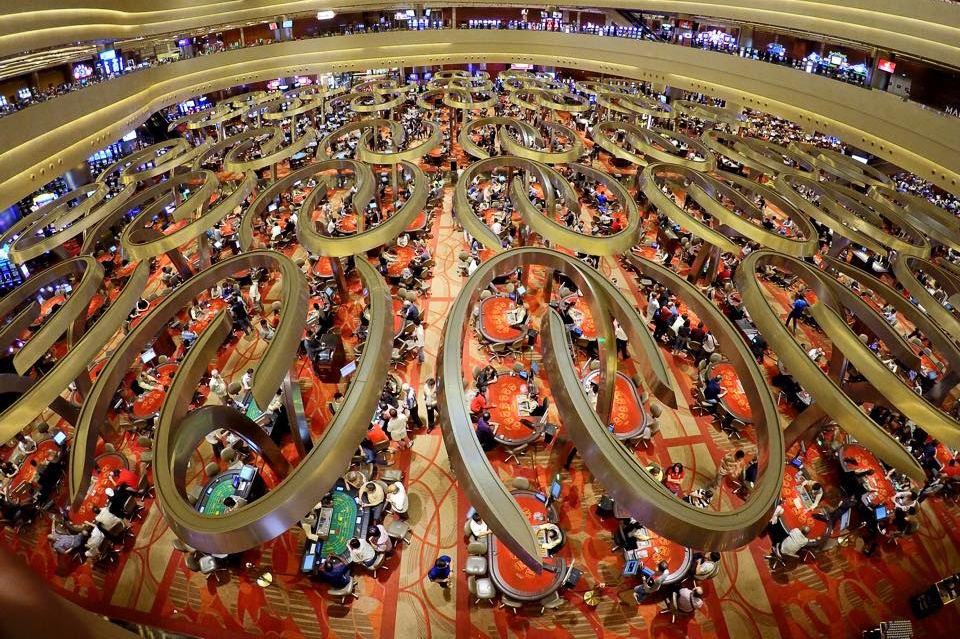 Ben trong khu mua sam bac nhat Singapore cua ty phu casino hinh anh