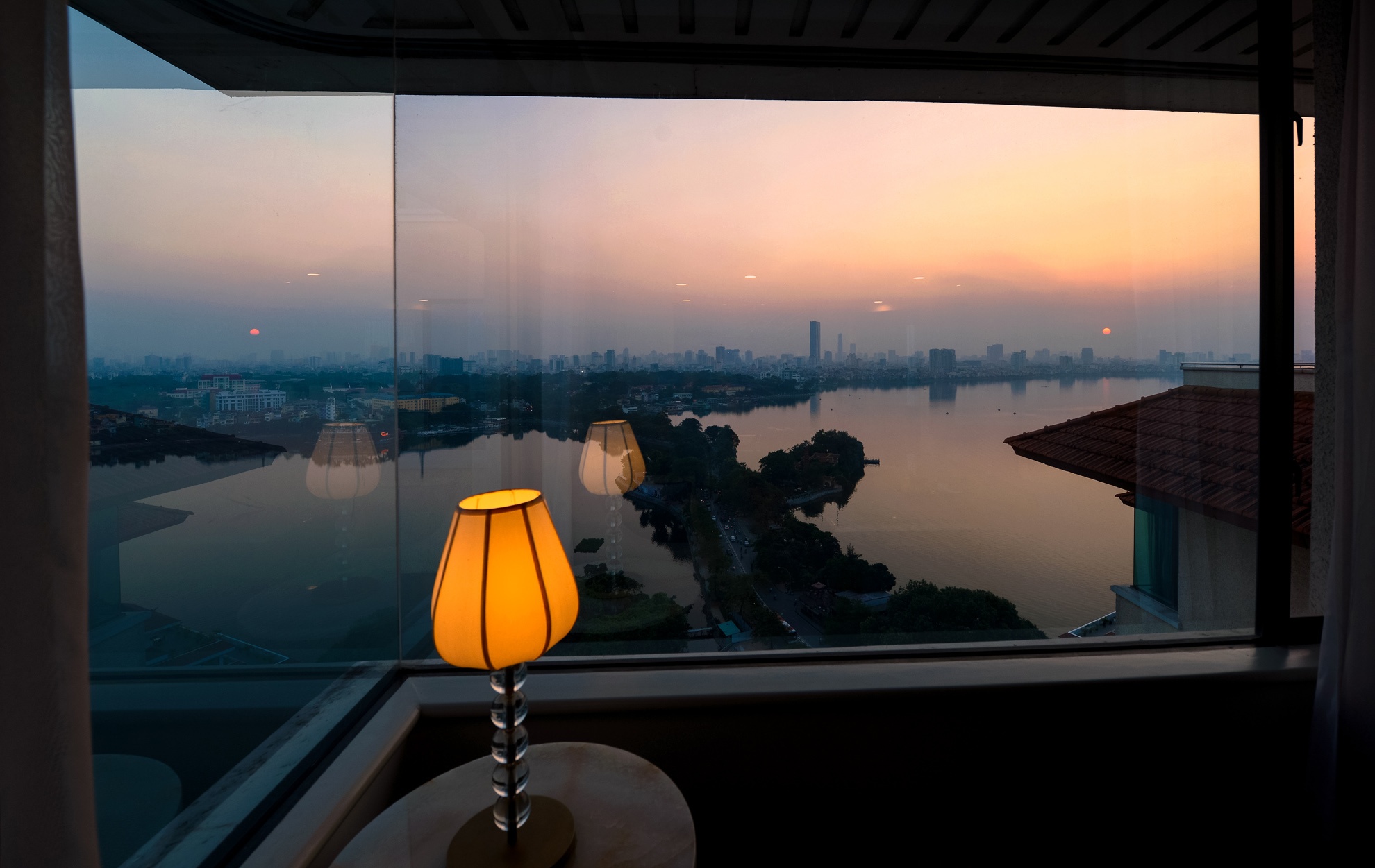 Can phong 2.500 USD mot dem ngam toan canh thu do hinh anh