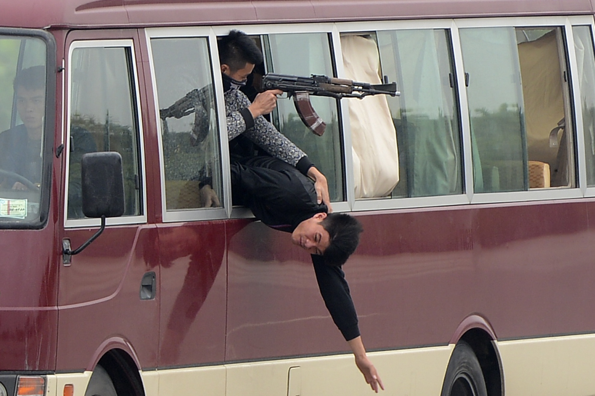 Tinh huong giai cuu con tin gia dinh o My Dinh hinh anh