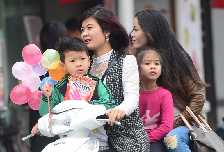 Du xuan 'ngai' doi mu bao hiem hinh anh