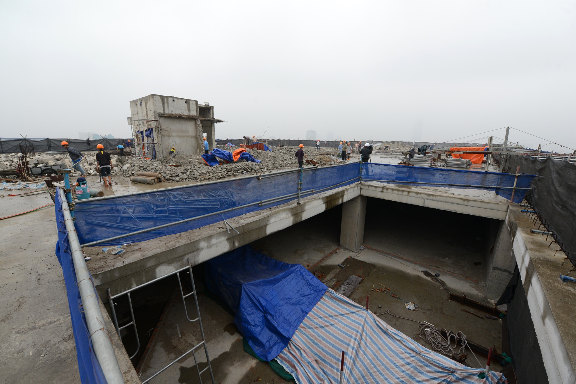 Cưỡng chế nhà 8B Lê Trực ảnh 7 Cuong che nha 8B Le Truc anh 7