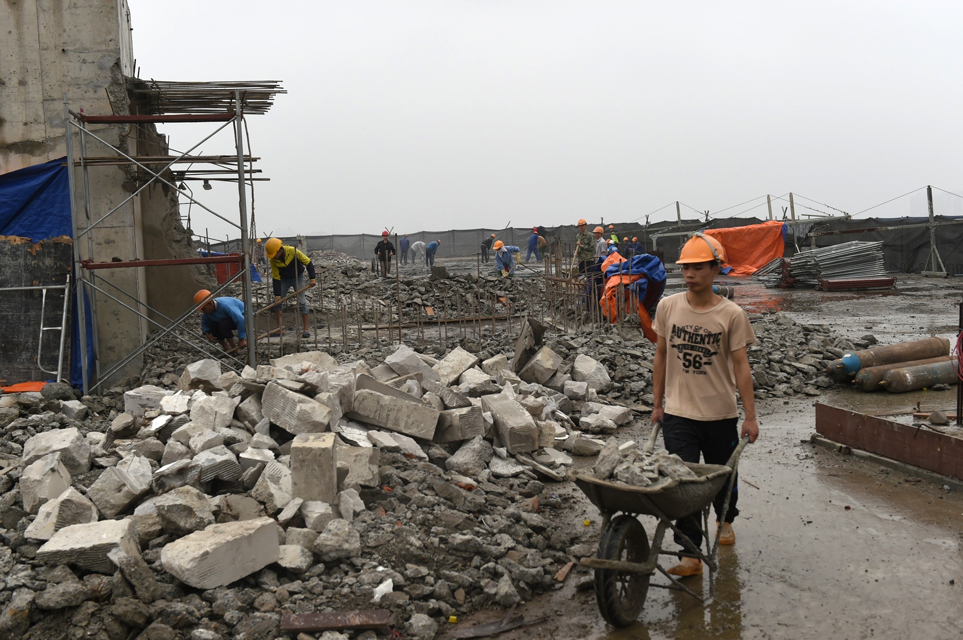 Cưỡng chế nhà 8B Lê Trực ảnh 8 Cuong che nha 8B Le Truc anh 8