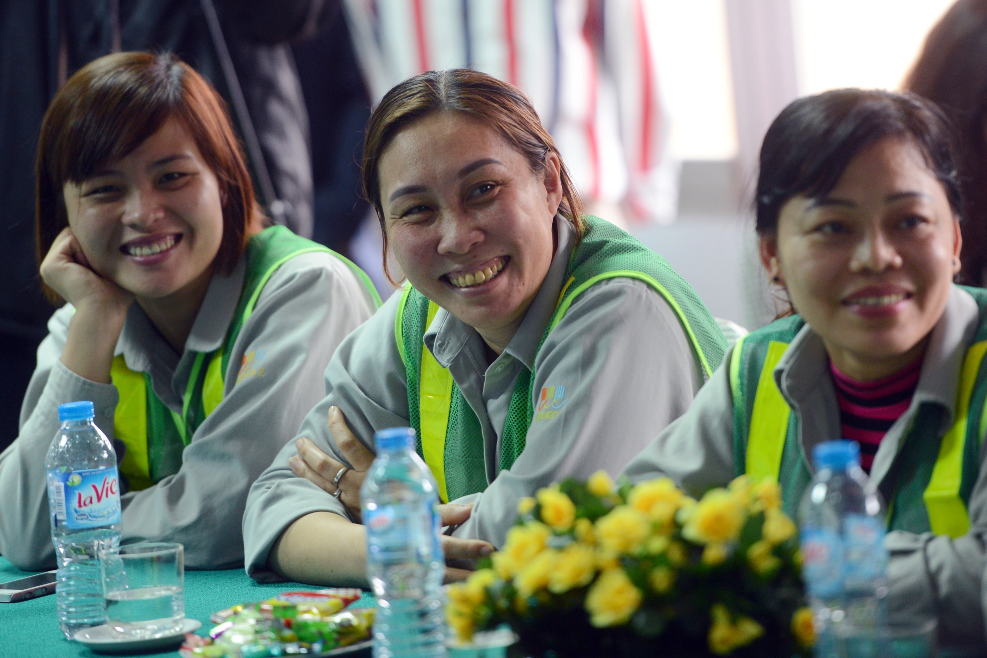 Dai su Phap,  tang hoa,  cong nhan moi truong,  quoc te phu nu,  ngay 8/3 anh 3