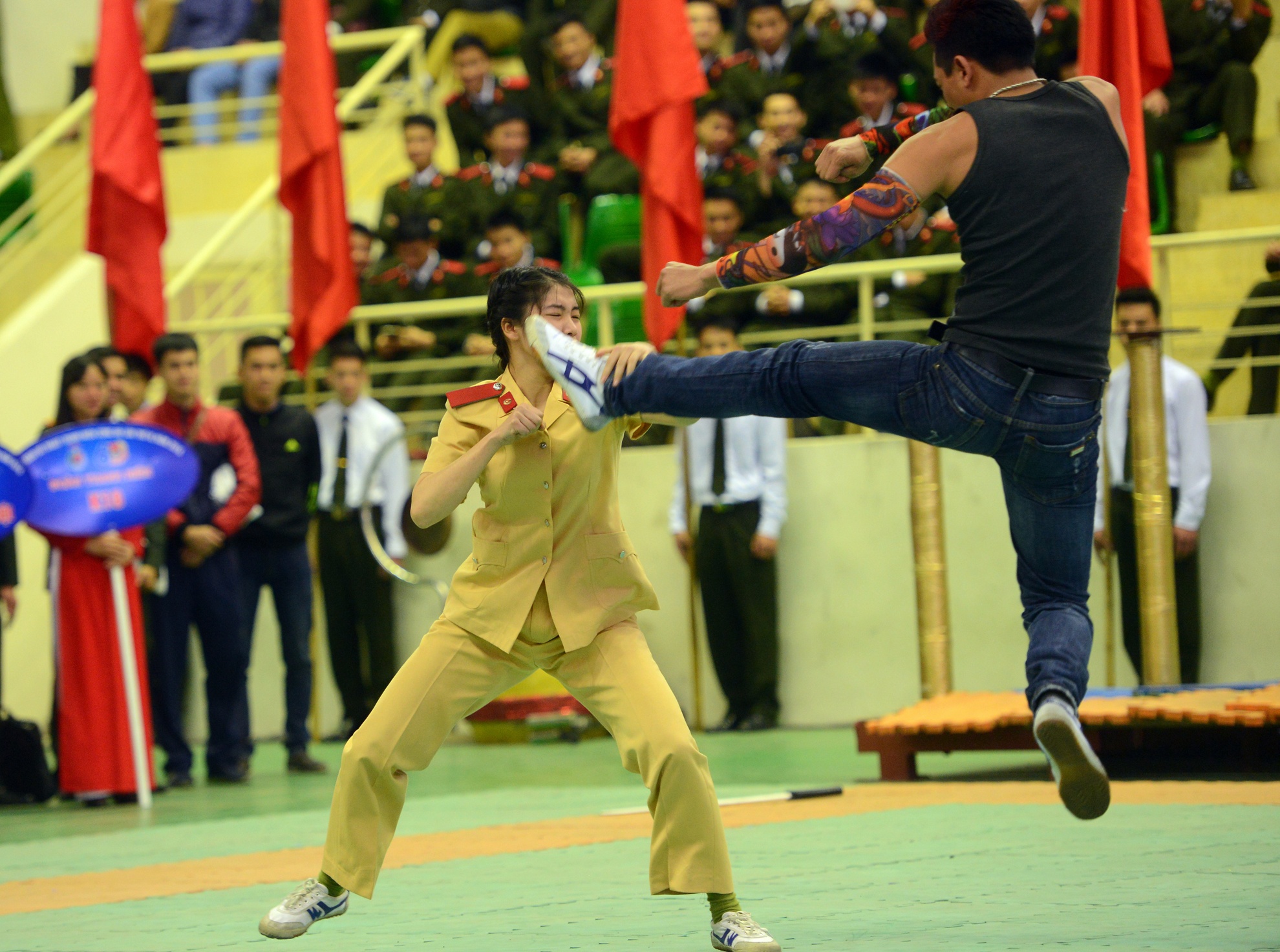 Hoc vien canh sat anh 5