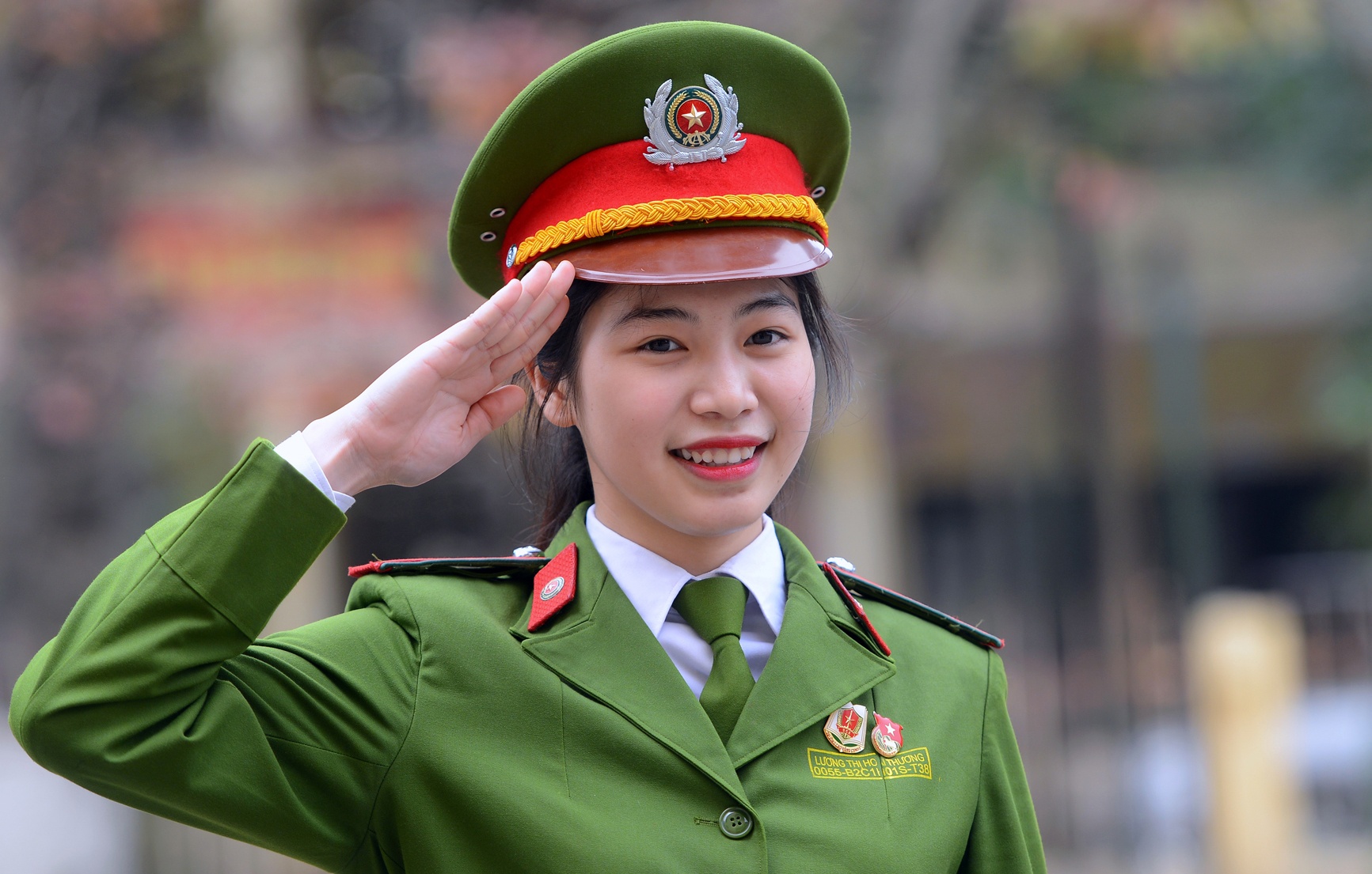 Mot ngay cua nu sinh canh sat bieu dien ha guc 3 thanh nien hinh anh