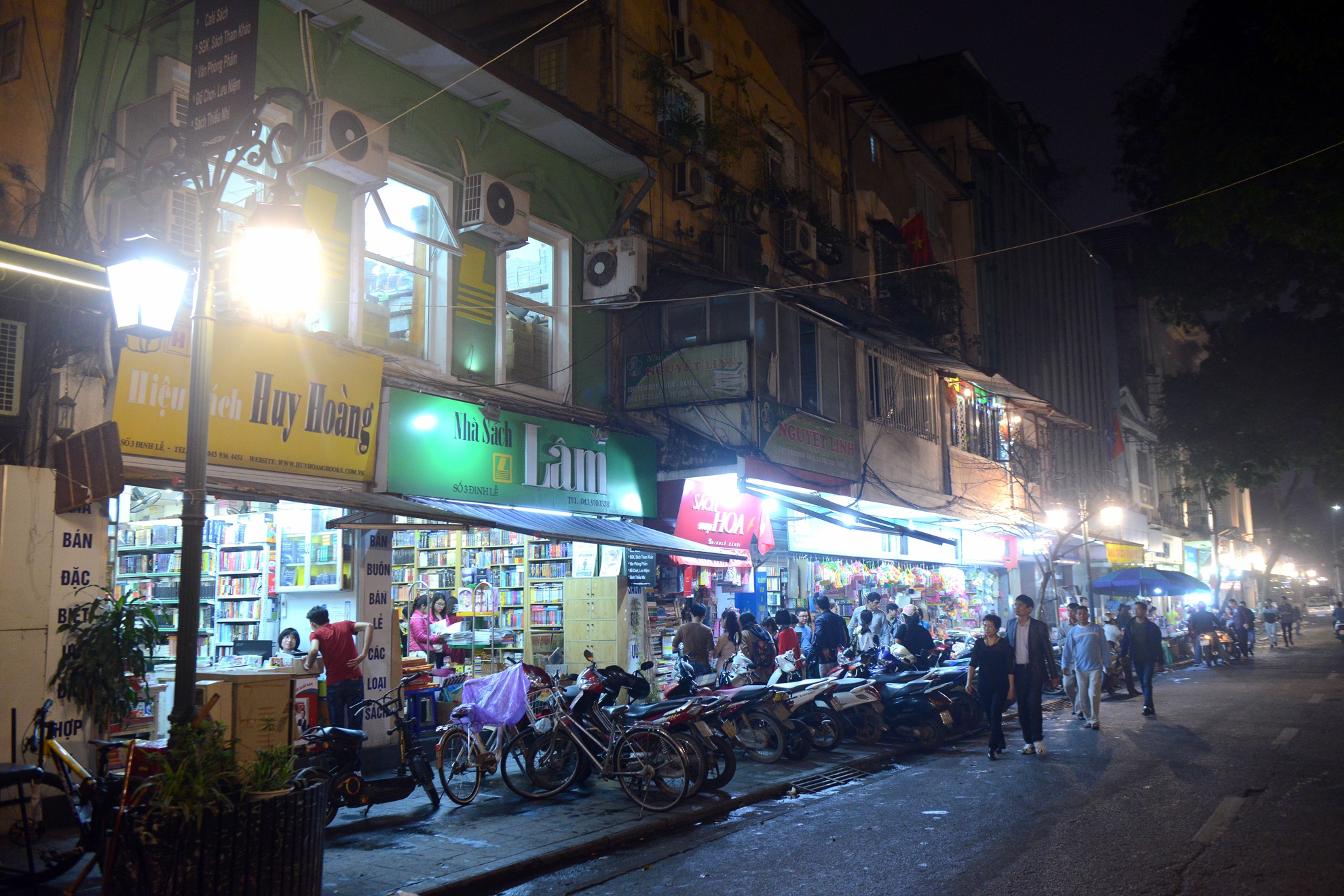 Ha Noi truoc va trong gio trai dat anh 24