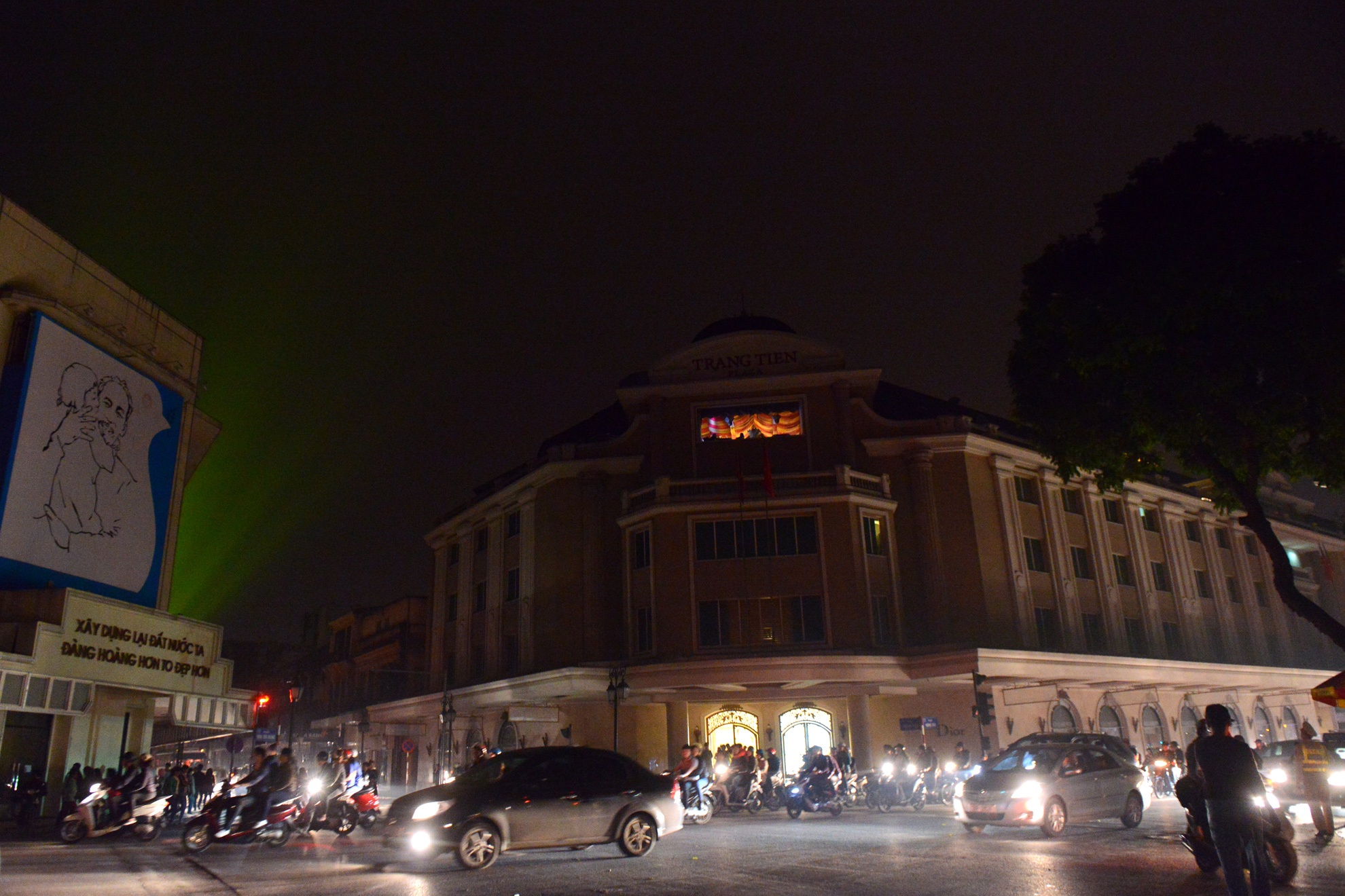 Ha Noi truoc va trong gio trai dat anh 7