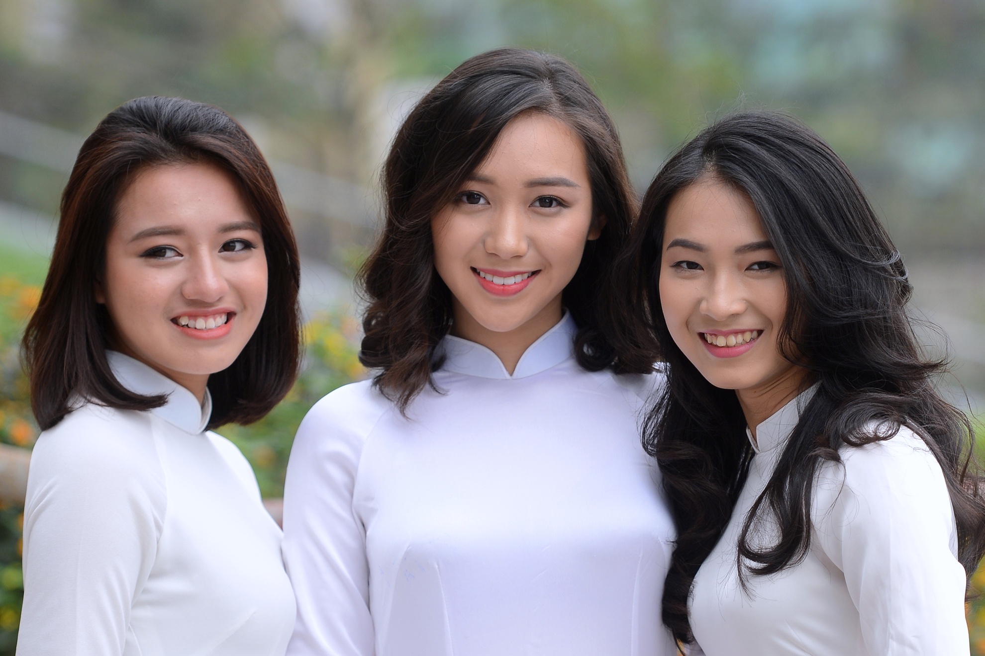 Nu sinh truong Ams tinh khoi trong Ngay ao dai hinh anh