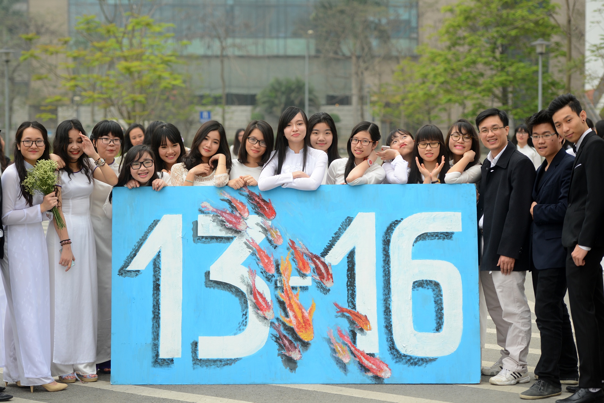 Nu sinh Ams mac ao dai anh 11