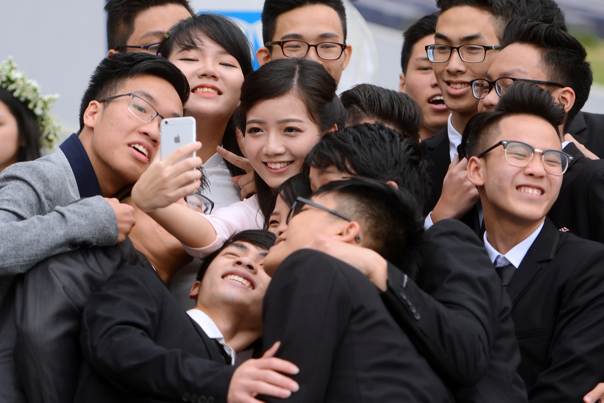 Nu sinh Ams mac ao dai anh 13