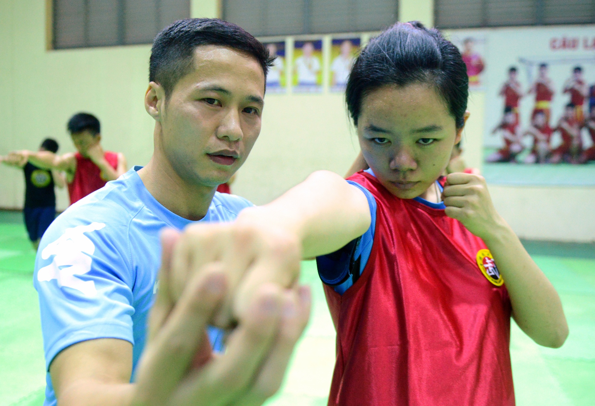 Nu sinh cong an nhan dan danh vo anh 9