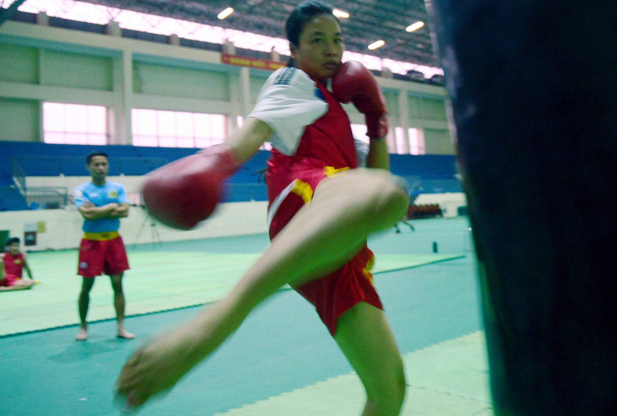 Nu sinh cong an nhan dan danh vo anh 10