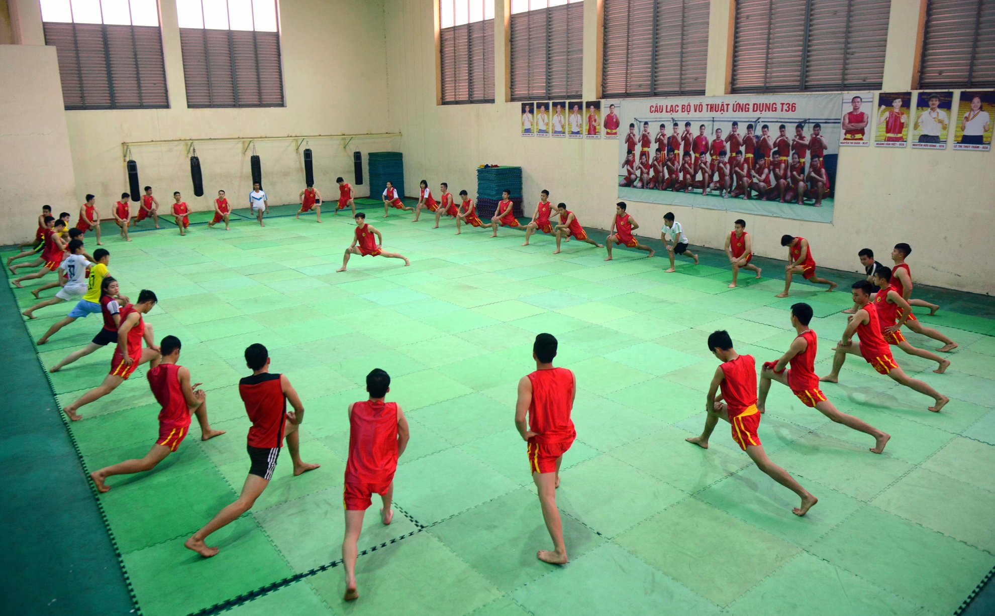 Nu sinh cong an nhan dan danh vo anh 1