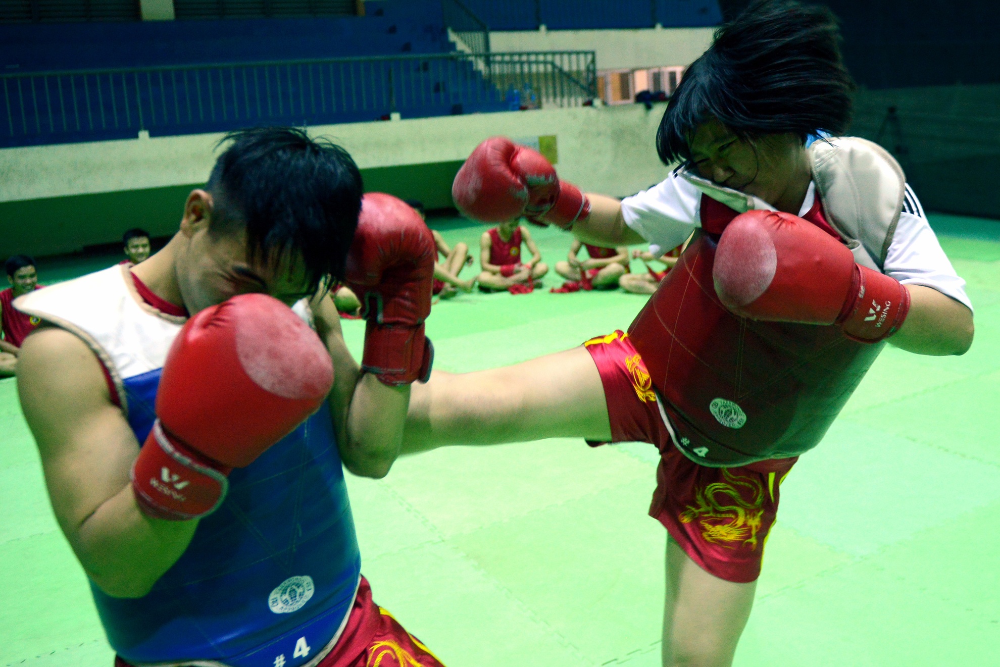 Nu sinh cong an nhan dan danh vo anh 16