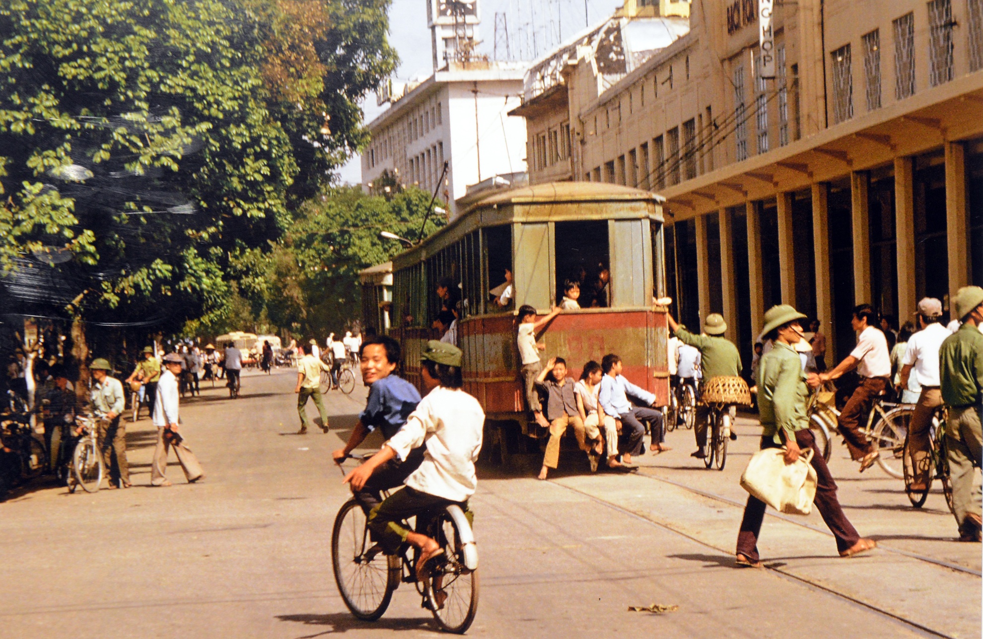 Trien lam anh Viet Nam nhung nam 80 anh 6