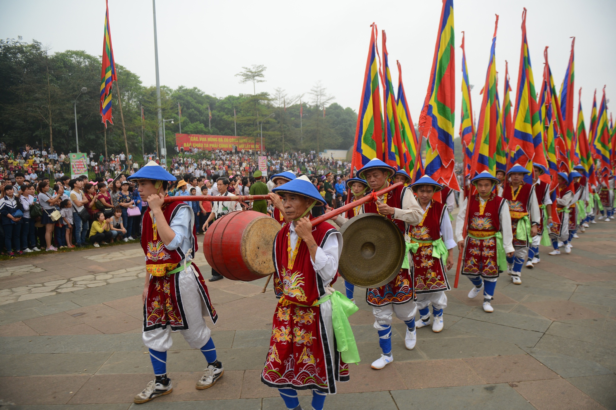 Le hoi Den Hung anh 5