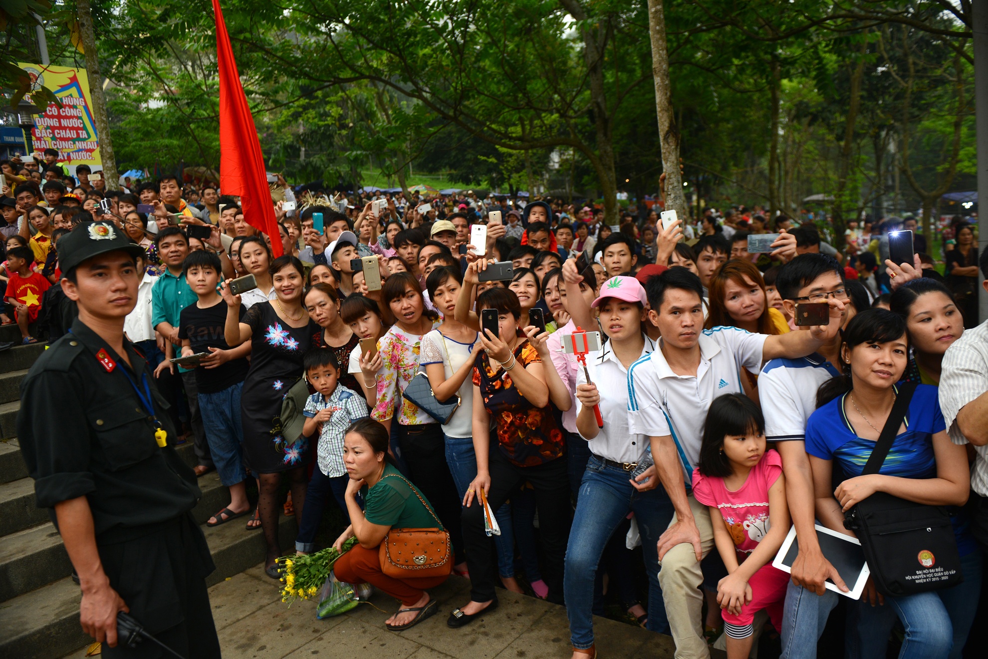 Le hoi Den Hung anh 9