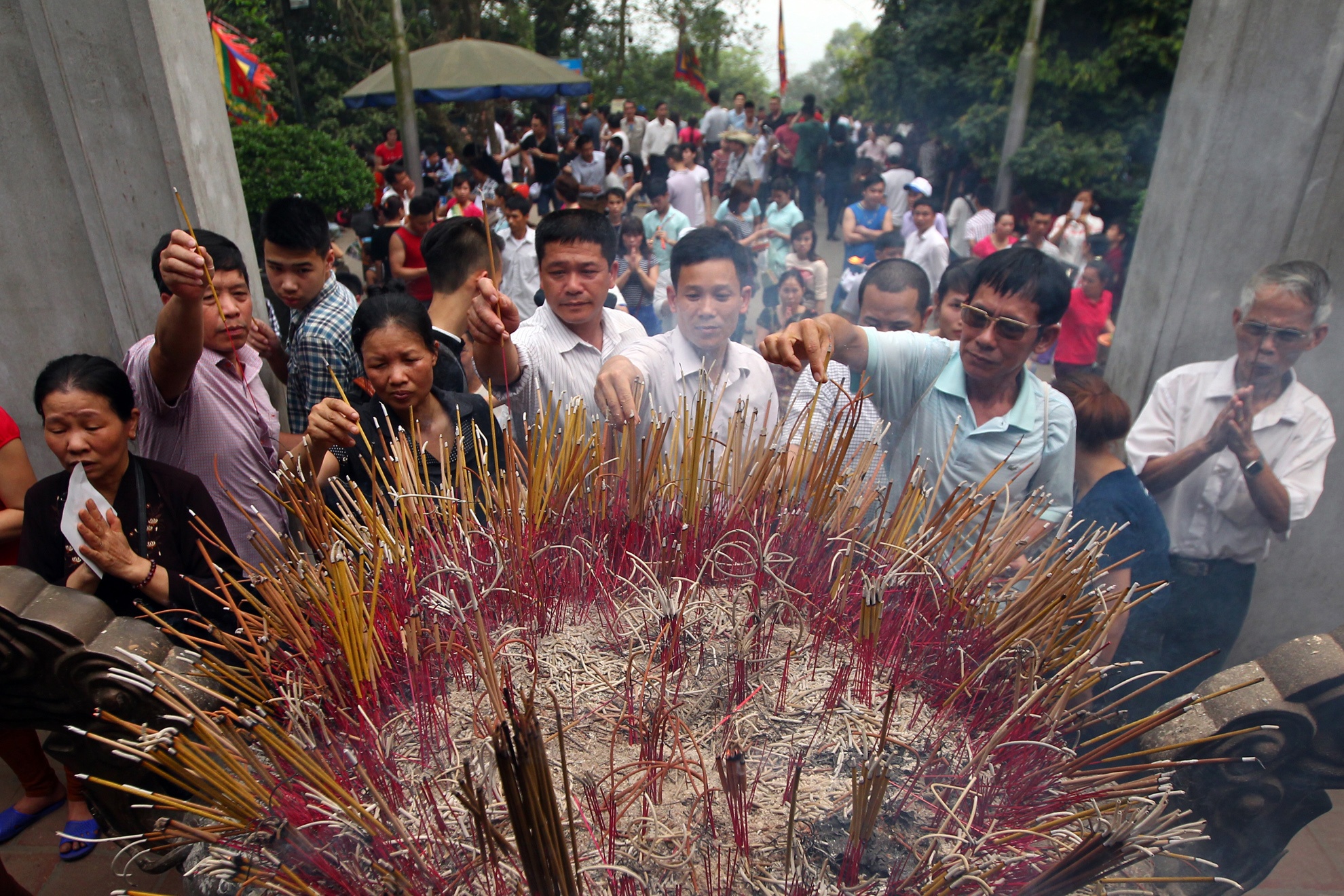 Le hoi Den Hung anh 14