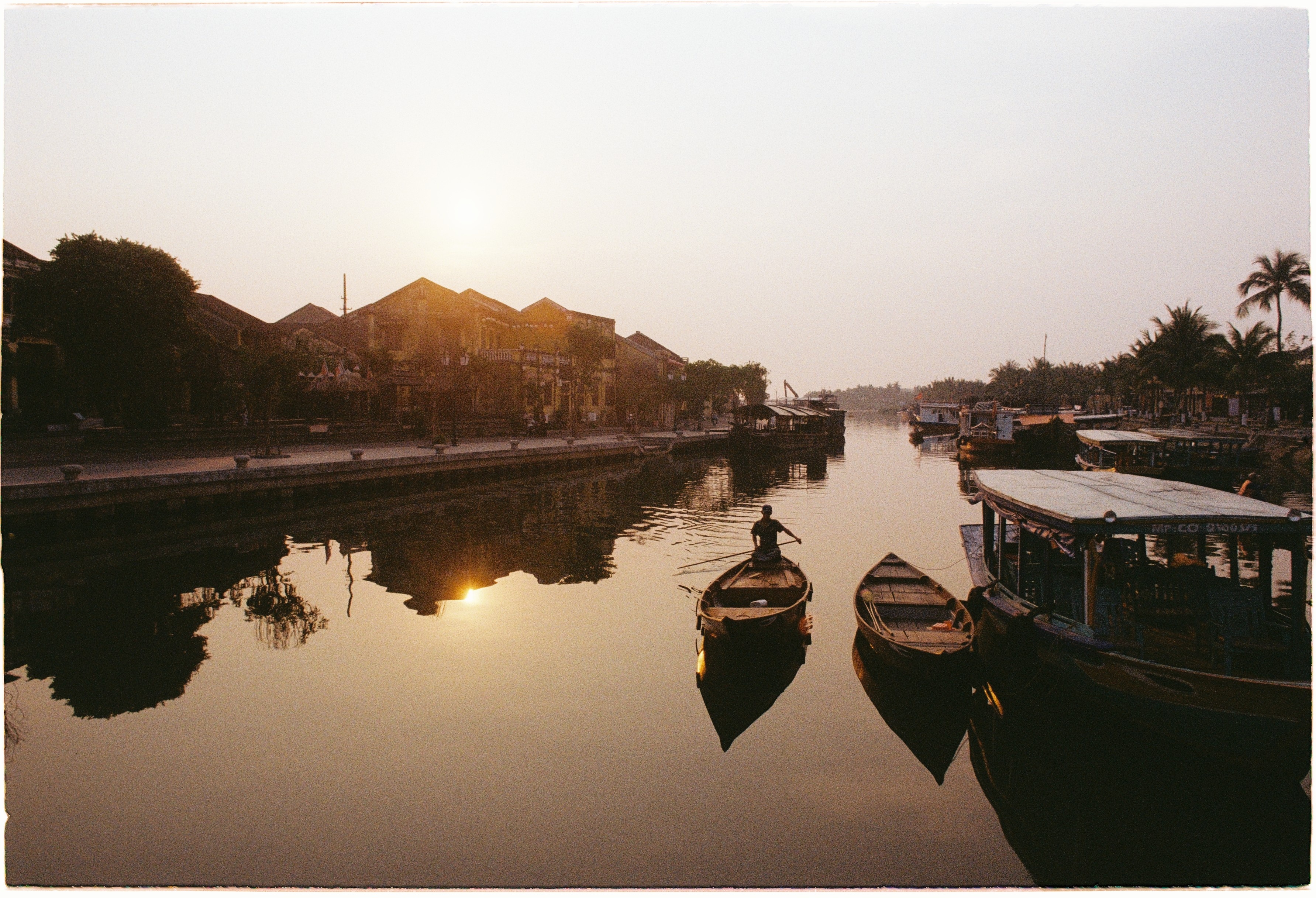 Anh 360 do doc dao pho co Hoi An hinh anh